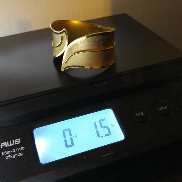 Vintage Hinged Clamper Cuff Bracelet, Gold Plated, Unsigned, Wrapped Leaf Design - Picture 9 of 9
